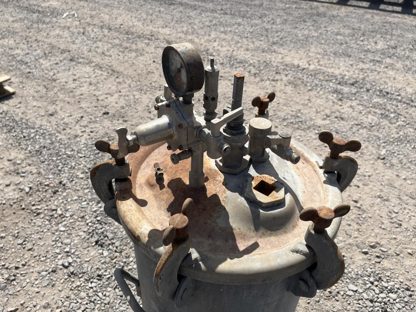 ./imagenes/INVOICE/2019/16631/TANQUE PARA PINTURA DEVILBISS QM50972 (7).JPG